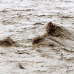 طغیان رودخانه دراثر بارندگی به اراضی کشاورزی درگیلانغرب خسارت واردکرد