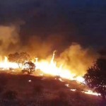 آتش سوزی درارتفاعات “شیاه کوه “گیلانغرب همچنان ادامه دارد /نیازفوری به هلی کوپتر آب پاش